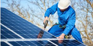 Installation Maintenance Panneaux Solaires Photovoltaïques à Creissan